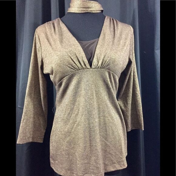 Beautiful gold blouse by JohnPaulRichard - Picture 1 of 3